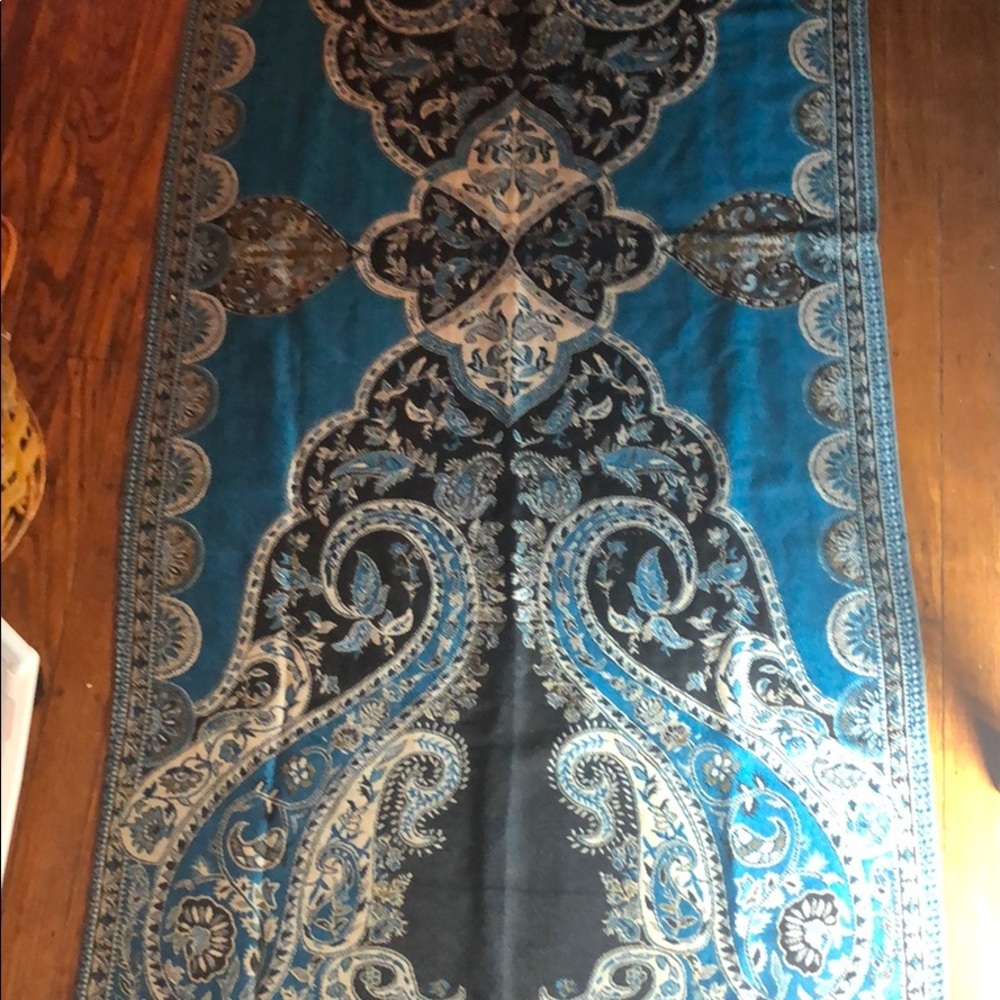 ALMHD. CO cashmere jerusalem scarf